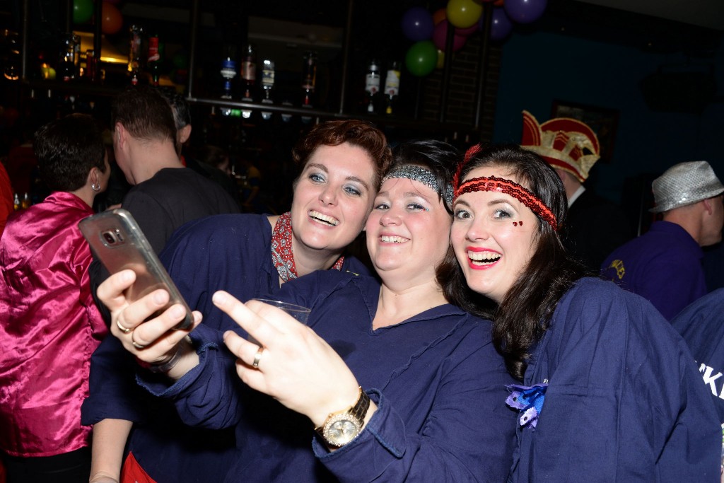 ../Images/Het feest van toen 'De Reunie' 250.jpg